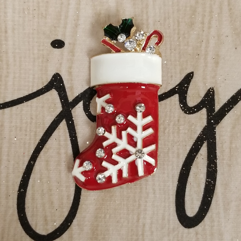 🦋3/30🦋 Holiday Stocking Brooch new
